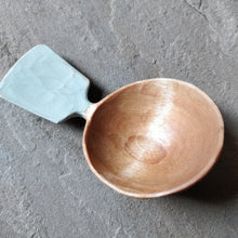 Load image into Gallery viewer, Large scoop